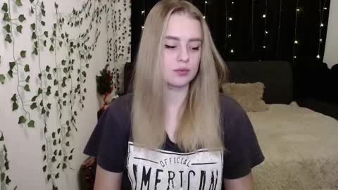 Snapshot of sofia_rosemary chatting on 01/25/25, 12:05 sofia_rosemary online show from 01/25/25, 12:05