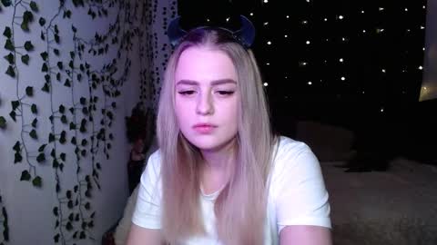 Snapshot of sofia_rosemary chatting on 02/25/25, 03:16 sofia_rosemary online show from 02/25/25, 03:16