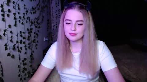 Snapshot of sofia_rosemary chatting on 03/06/25, 05:11 sofia_rosemary online show from 03/06/25, 05:11