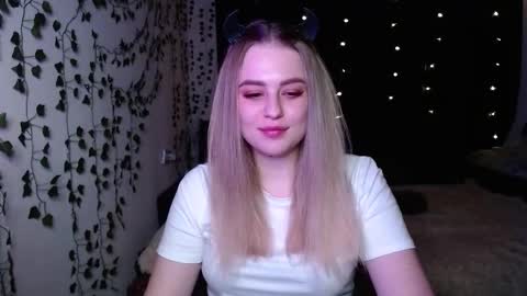 Snapshot of sofia_rosemary chatting on 03/07/25, 04:11 sofia_rosemary online show from 03/07/25, 04:11