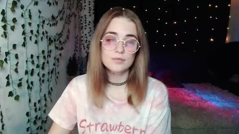 Snapshot of sofia_rosemary chatting on 09/18/25, 11:34 sofia_rosemary online show from 09/18/25, 11:34