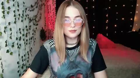 Snapshot of sofia_rosemary chatting on 09/28/25, 01:49 sofia_rosemary online show from 09/28/25, 01:49