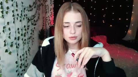 Snapshot of sofia_rosemary chatting on 10/01/25, 01:28 sofia_rosemary online show from 10/01/25, 01:28