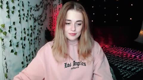 Snapshot of sofia_rosemary chatting on 10/12/25, 06:07 sofia_rosemary online show from 10/12/25, 06:07