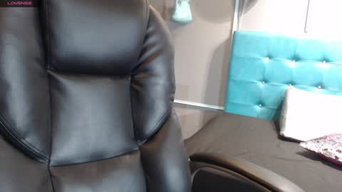 Sofa online show from 01/24/25, 11:15