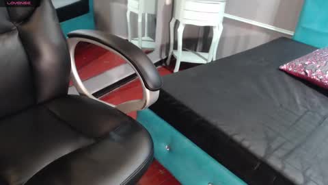 Sofa online show from 02/22/25, 11:13