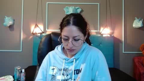 Sofa online show from 09/11/25, 11:10