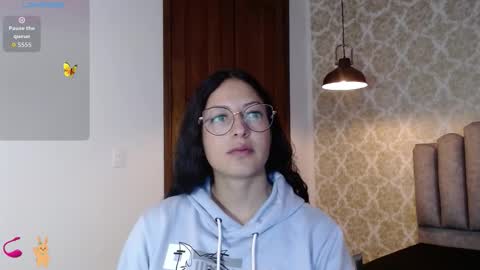 Sofa online show from 09/19/25, 11:11