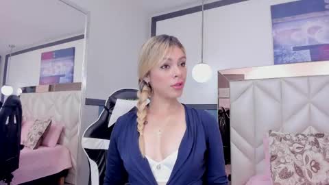 Snapshot of sofiaa_morris chatting on 04/19/26, 07:16 Sofia online show from 04/19/26, 07:16