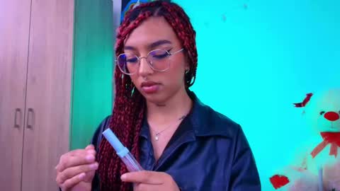 Snapshot of sofiaafoxx chatting on 02/14/25, 02:12 Sofia online show from 02/14/25, 02:12