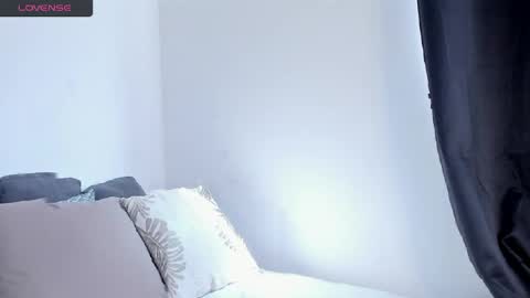Snapshot of sofiaalarson chatting on 04/14/26, 02:12 sofiaalarson online show from 04/14/26, 02:12