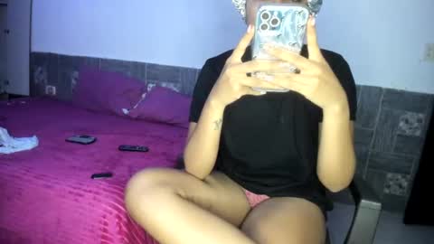 Snapshot of sofiacandy17 chatting on 01/19/25, 08:30 Danna Sofia online show from 01/19/25, 08:30