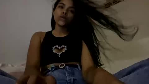 Snapshot of sofiacandy17 chatting on 02/25/25, 12:03 Danna Sofia online show from 02/25/25, 12:03