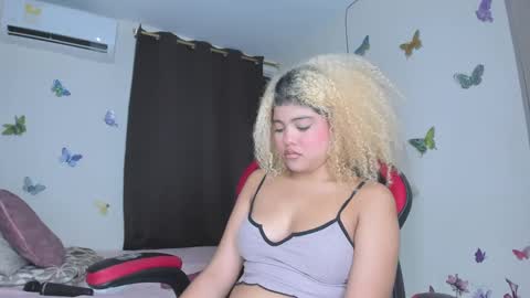 sofiacastillo01 online show from 09/23/25, 02:09