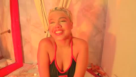 Snapshot of sofiacastillo01 chatting on 06/28/26, 01:28 sofiacastillo01 online show from 06/28/26, 01:28