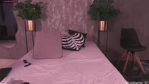 Sofia online show from 10/07/25, 01:19