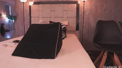 Sofia online show from 01/14/26, 04:01