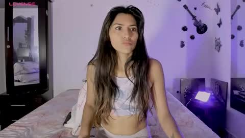 sofiacruz16 online show from 12/05/24, 11:27