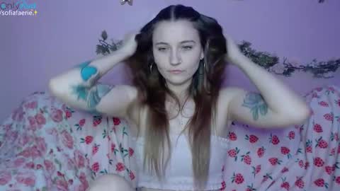 Snapshot of sofiafaerie chatting on 01/18/26, 04:27 sofiafaerie online show from 01/18/26, 04:27