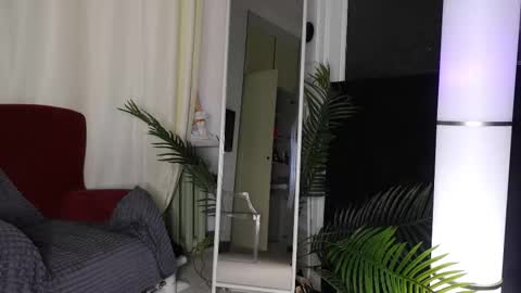 Sofia online show from 11/27/25, 09:11