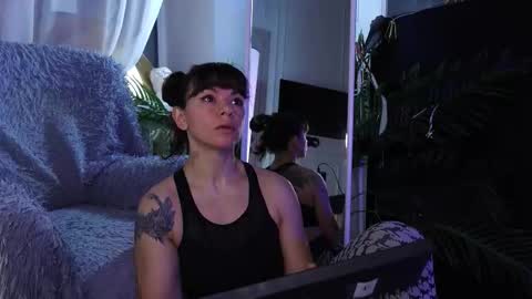 Snapshot of sofiafoster chatting on 12/21/25, 05:36 Sofia online show from 12/21/25, 05:36