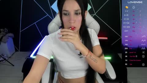 sofia online show from 02/11/25, 05:26