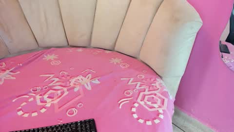 Snapshot of sofiakiis chatting on 10/23/25, 03:39 sofiakiis online show from 10/23/25, 03:39