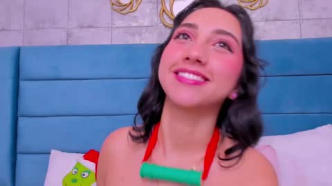 Sofia Miller  online show from 12/05/24, 08:22