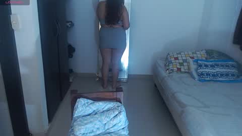 sofiamooon_ online show from 11/20/25, 01:17