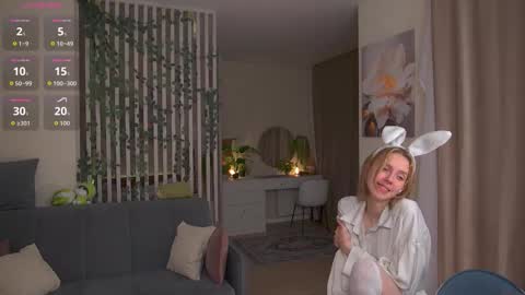 Sofia Help me overcome shynes with 100 thumbs up online show from 10/16/25, 06:31