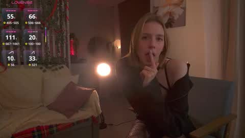 Sofia Help me overcome shynes with 100 thumbs up online show from 12/20/25, 09:55