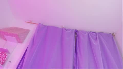 Snapshot of sofiaquiin15 chatting on 11/28/25, 09:28 Sofia online show from 11/28/25, 09:28