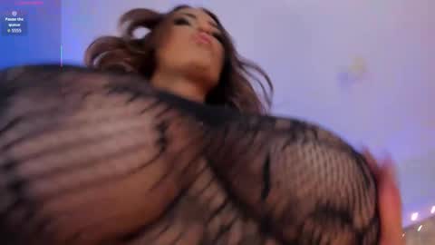 Snapshot of sofiareyesx1 chatting on 11/24/25, 09:36 Sofia Reyes online show from 11/24/25, 09:36