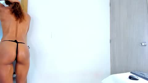 Sofia  online show from 11/07/25, 12:38