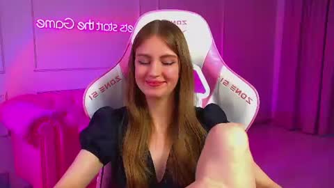 Snapshot of sofiasarvain chatting on 06/11/26, 12:32 Sofia online show from 06/11/26, 12:32