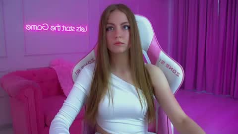 Snapshot of sofiasarvain chatting on 07/06/26, 05:59 Sofia online show from 07/06/26, 05:59