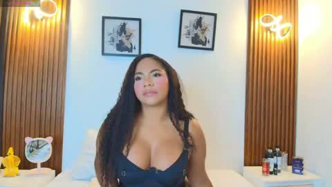 Snapshot of sofiasweett1 chatting on 06/07/26, 09:57 online show from 06/07/26, 09:57