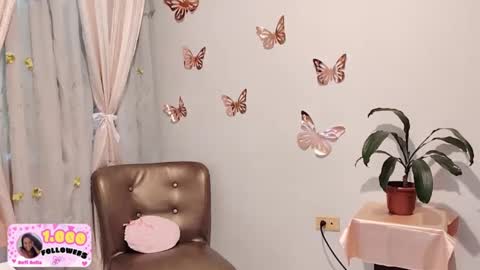 Sofi Bella online show from 10/06/25, 03:31