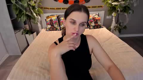 Sofi online show from 10/27/25, 08:57