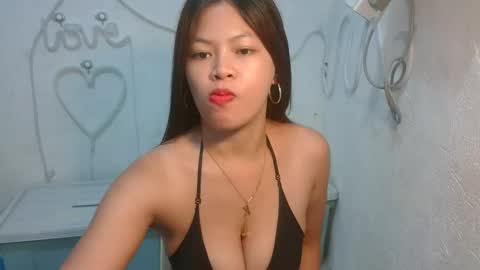 Snapshot of sofie_loorexx chatting on 04/27/26, 05:27 sofie_loorexx online show from 04/27/26, 05:27