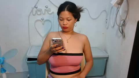Snapshot of sofie_loorexx chatting on 05/11/26, 04:48 sofie_loorexx online show from 05/11/26, 04:48
