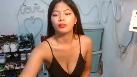 Snapshot of sofie_loorexx chatting on 06/10/26, 05:45 sofie_loorexx online show from 06/10/26, 05:45