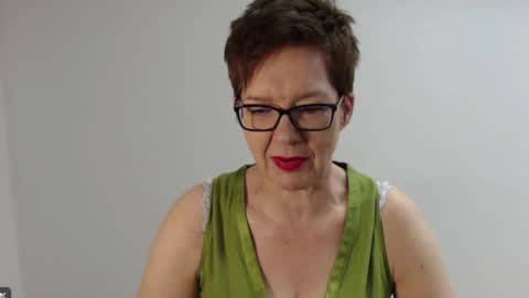 Snapshot of sofie_velvet chatting on 01/18/26, 07:01 Sofie Velvet online show from 01/18/26, 07:01