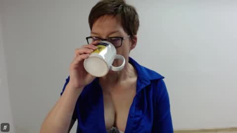 Snapshot of sofie_velvet chatting on 02/06/26, 06:29 Sofie Velvet online show from 02/06/26, 06:29