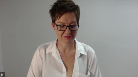 Snapshot of sofie_velvet chatting on 03/05/26, 03:13 Sofie Velvet online show from 03/05/26, 03:13