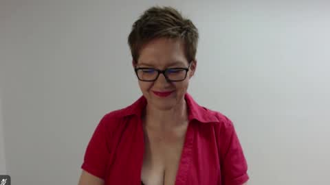 Snapshot of sofie_velvet chatting on 03/31/26, 03:34 Sofie Velvet online show from 03/31/26, 03:34