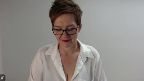 Snapshot of sofie_velvet chatting on 04/16/26, 06:25 Sofie Velvet online show from 04/16/26, 06:25