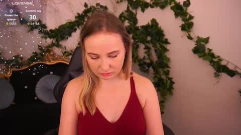 Sofie online show from 11/13/25, 11:36