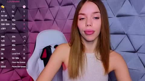 Snapshot of sofiesien chatting on 12/22/25, 03:03 Sofie online show from 12/22/25, 03:03