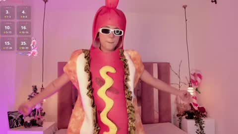 Sofie online show from 12/31/24, 03:09